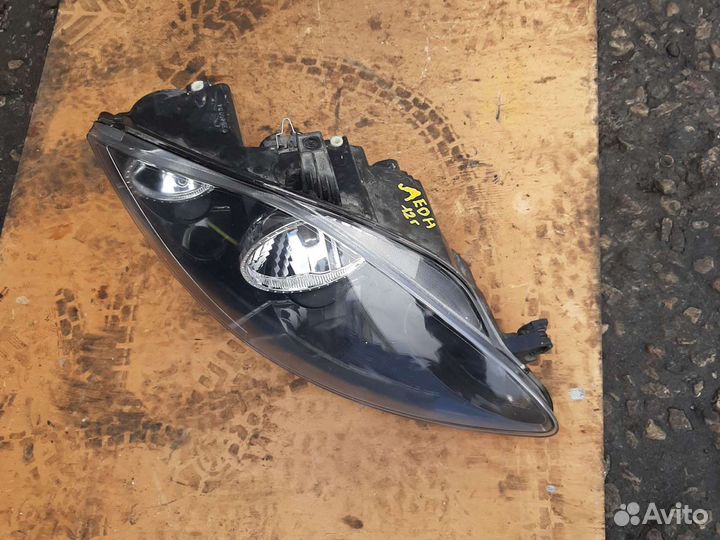 Фара Сеат Леон 1P1 2005-2013 год depo