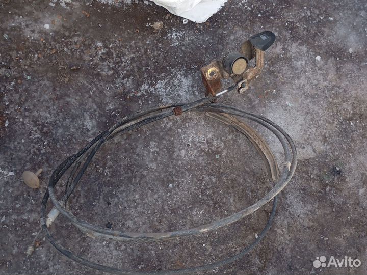 Рычаг трос лючка бака мазда трибут