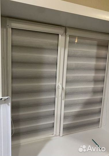 Рулонные шторы в коричневом коробе D0498