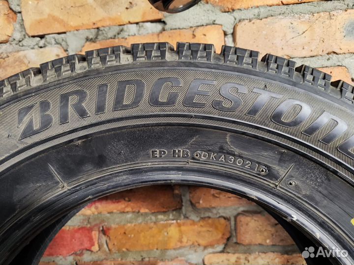 Bridgestone Blizzak VRX 215/65 R16 98