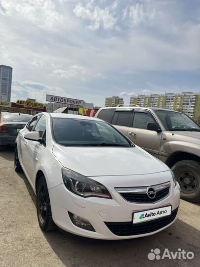 Opel Astra 1.6 AT, 2011, 110 000 км
