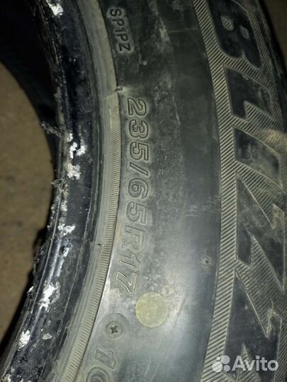 Bridgestone Blizzak Spike-01 235/65 R17