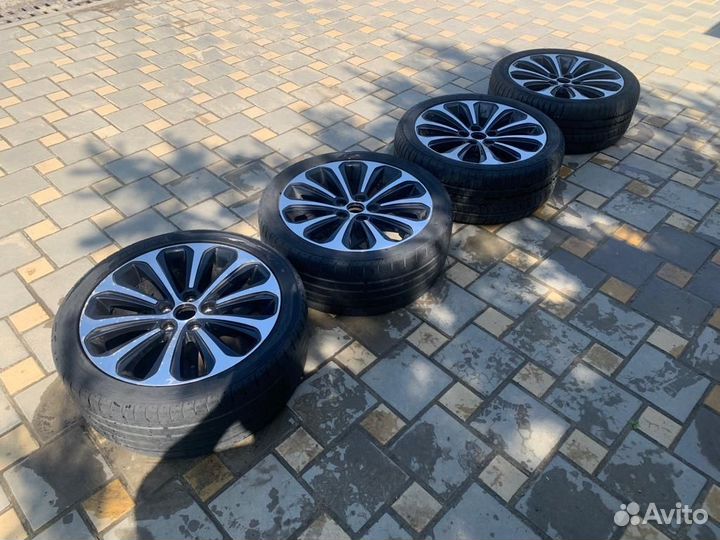 Литые диски R18 18x7,5J (5 отв.) + шины 245/40