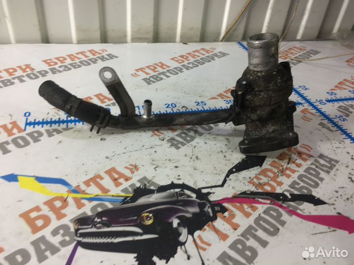 Мицубиси Паджеро Корпус термостата