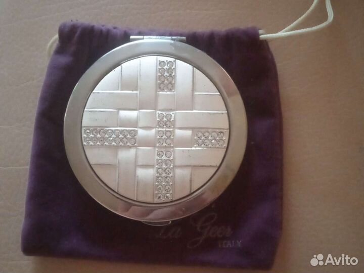 Зеркальце карманное