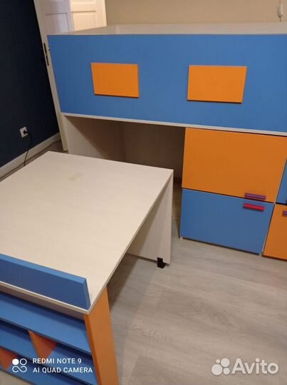 Детская кровать чердак с лестницей и столом