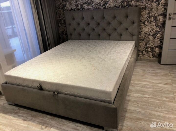 Кровать с механизмом