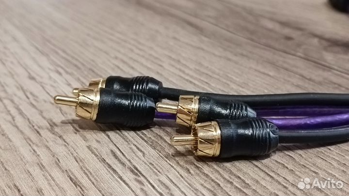 Y образный переходник 1 RCA мама/ 2 RCA папа