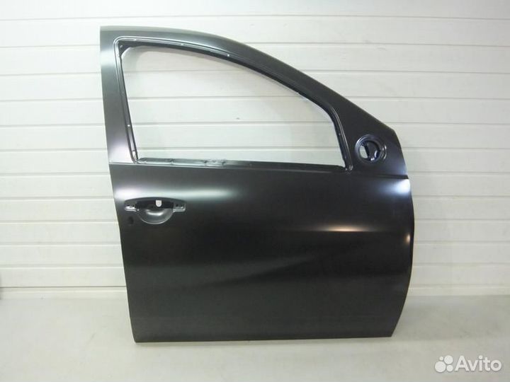 Дверь передняя Renault Logan