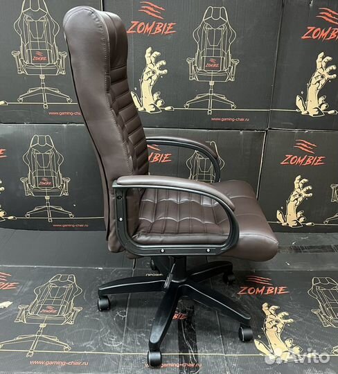 Офисное кресло руководителя