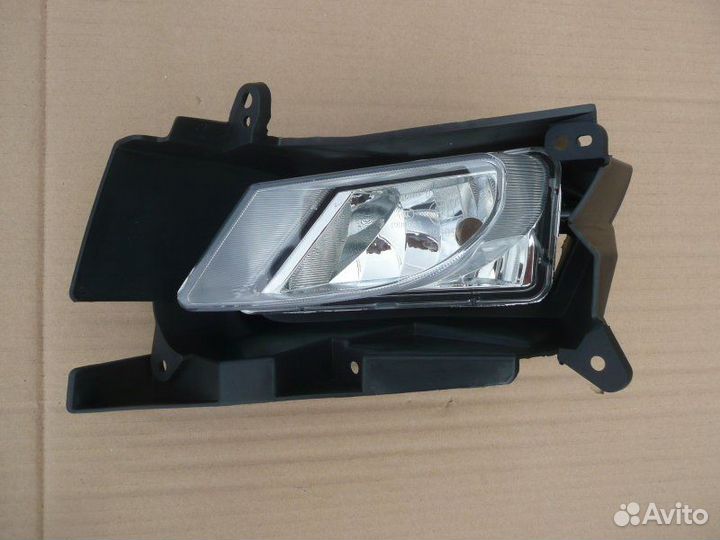 Противотуманная фара левая передняя левая Mazda 3