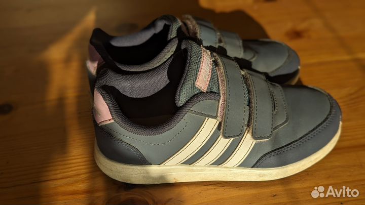 Кроссовки на девочку adidas 30 размер