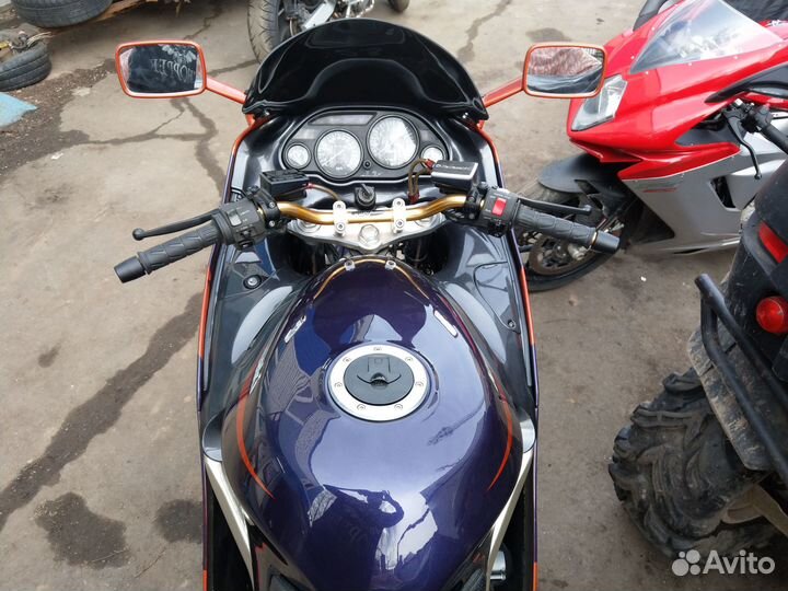 Kawasaki ZZR1100