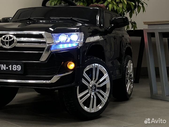 Детский электромобиль Toyota Land Cruiser