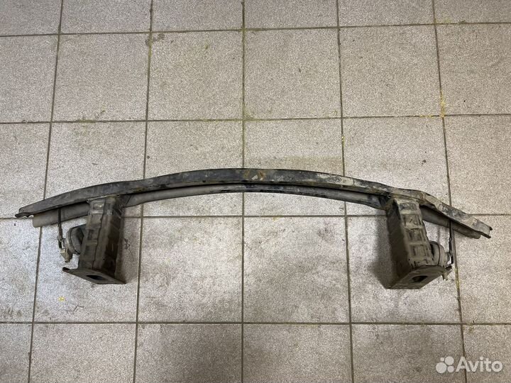 Усилитель бампера BMW E90