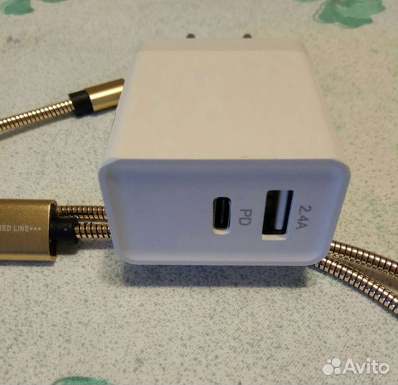 Кабель и адаптер питания Apple