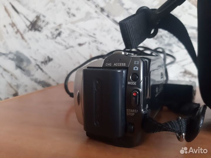 Видеокамера Sony DCR-SR67