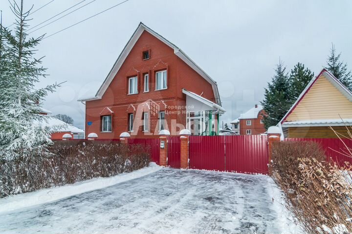 Дом 226 м² на участке 10 сот.