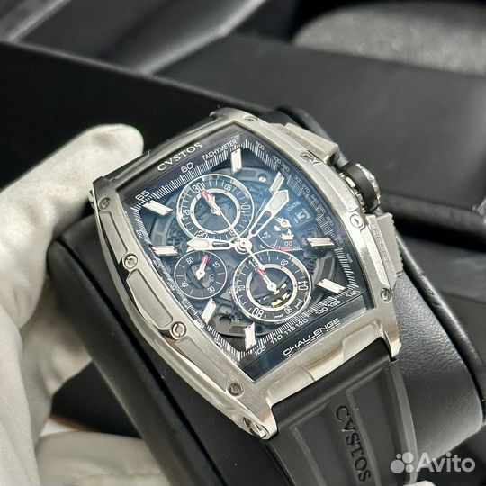 Часы cvstos Challenge II