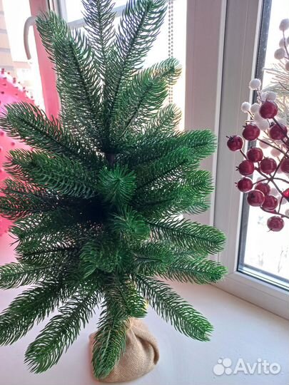 Елка и новогодний декор