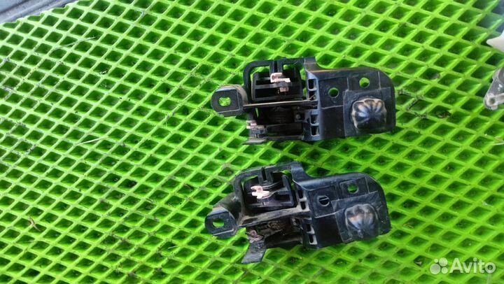 Ручки дверей внутренние правые Toyota carina-E