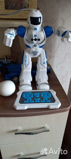 Игрушка робот