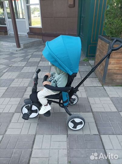 Детский велосипед трехколесный с ручкой