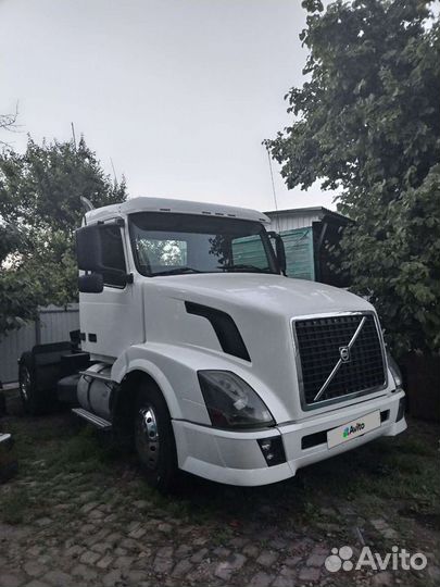 Volvo VNL 42T, 2003