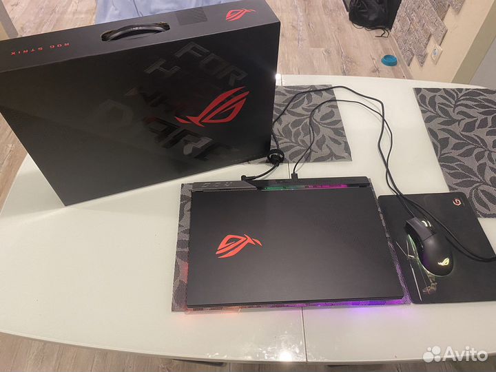 Asus ROG Strix Scar 17 G733QR