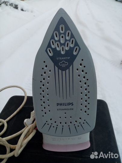 Утюг, стулья, гладильная доска