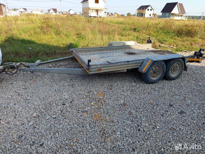 Автомобильный лафетный прицеп