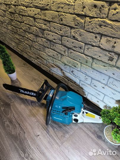 Бензопила makita