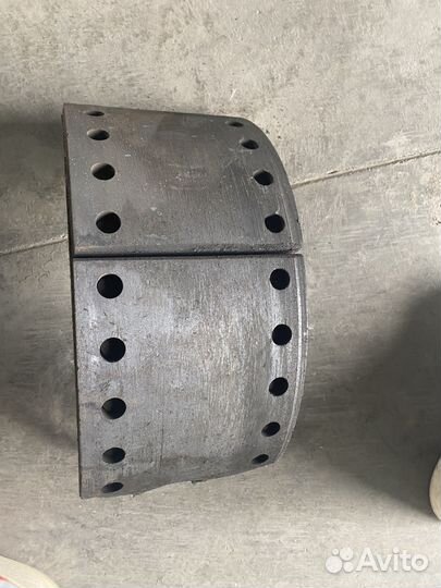 Тормозные колодки на прицеп