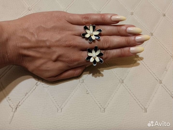 Комплекты:серьги,браслеты,колье,кольца