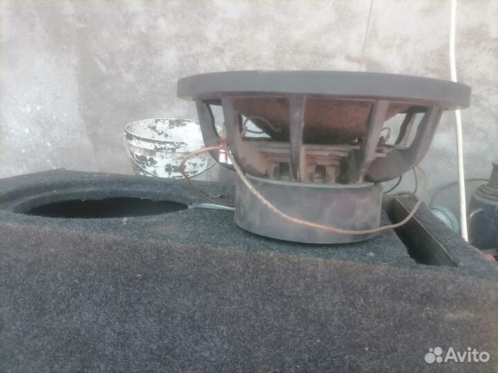 Сабвуфер с коробом