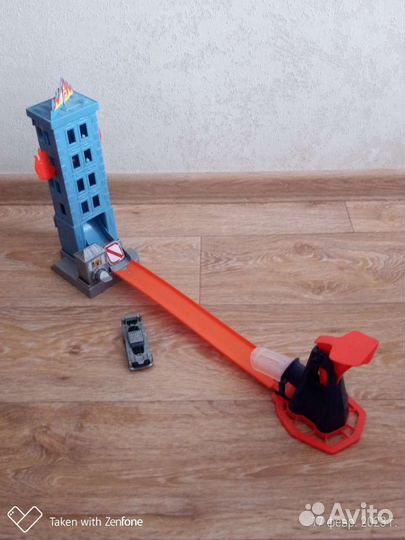 Hot wheels трек + машинка