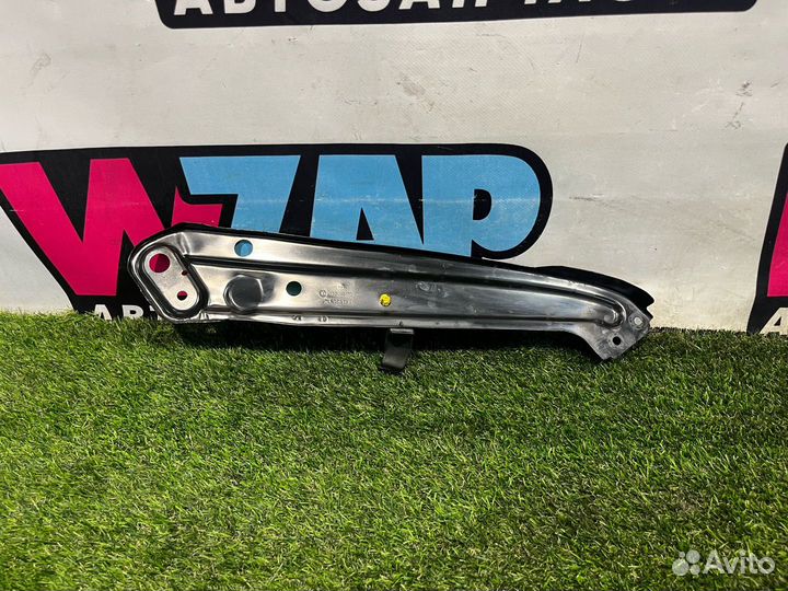 Кронштейн передней панели (телевизора) Volkswagen