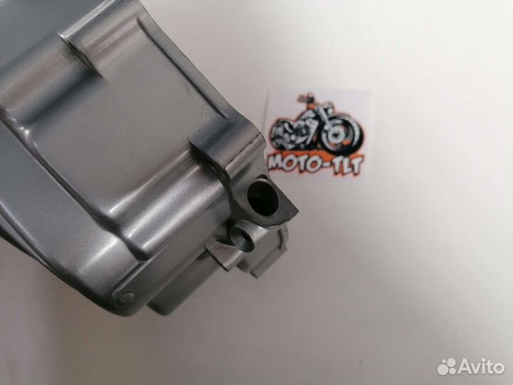 Крышка сцепления CG-125-250 вал тахометра