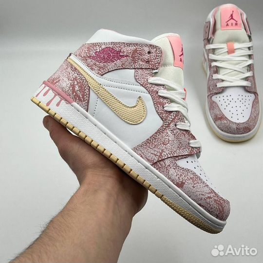 Кроссовки женские Nike Air Jordan 1 (Арт:а10)