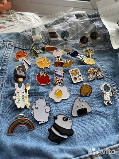 Металические значки брошки