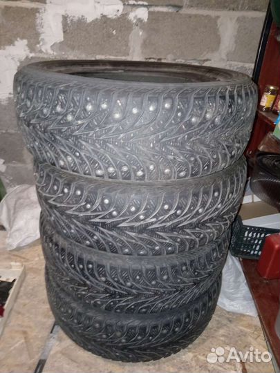 Yokohama IceGuard Stud IG65 215/60 R17