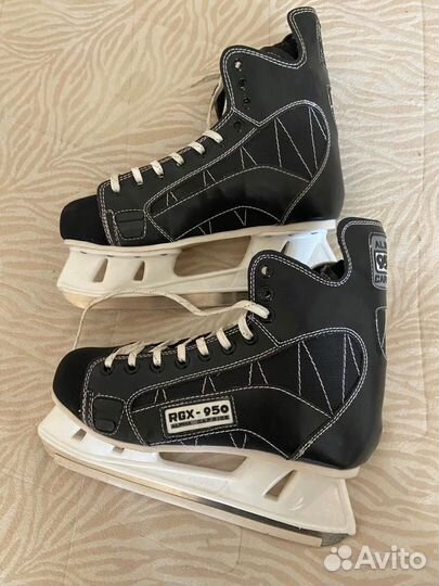 Коньки хоккейные