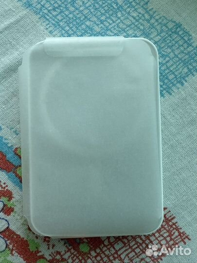 Павербанк apple