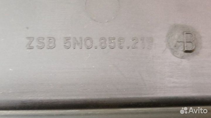 Накладка торпеды правая Volkswagen Tiguan 5N1 cawa