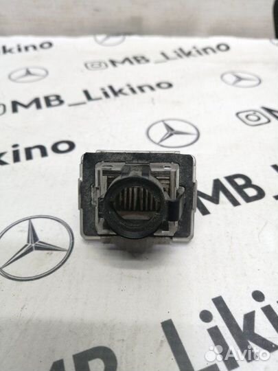 Фонарь в крышку багажника Mercedes C W221