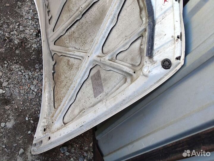 Капот toyota corolla e110