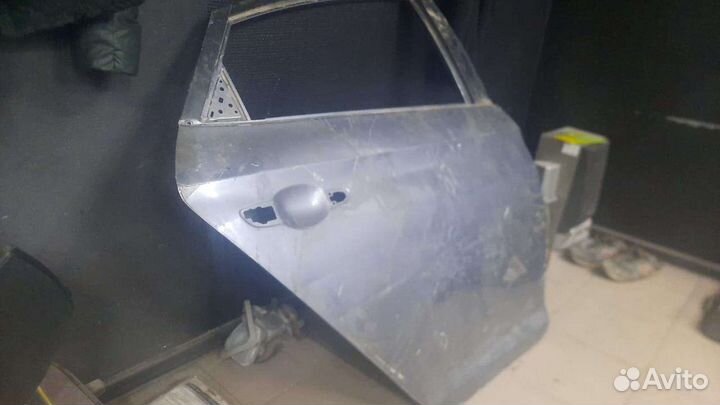 Дверь задный правый на hyundai solaris