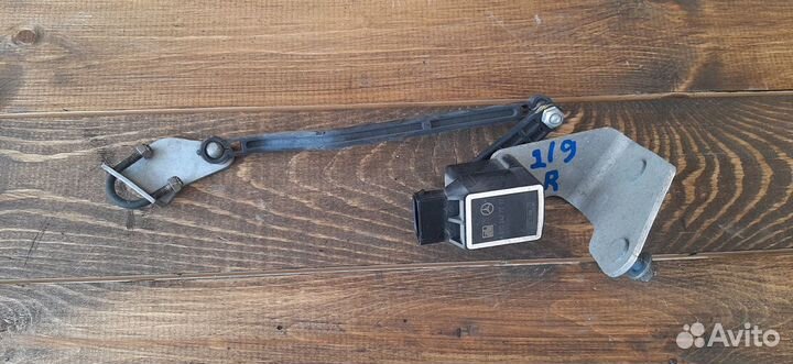 Датчик дорожного просвета Mercedes W219 W211