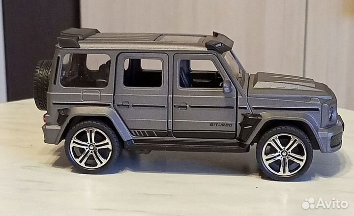 Модель Mersedes-Benz G800, металлическая 1:32