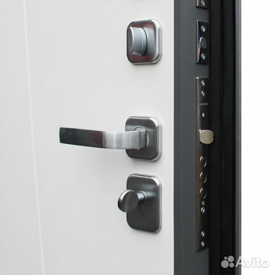 Входная дверь